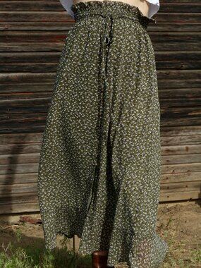 MilkaRose Green Front Slit Floral Skirt
